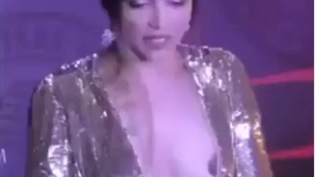 Full Video Of Deepika Padukone’s Nipple Incident Is Hot Viral